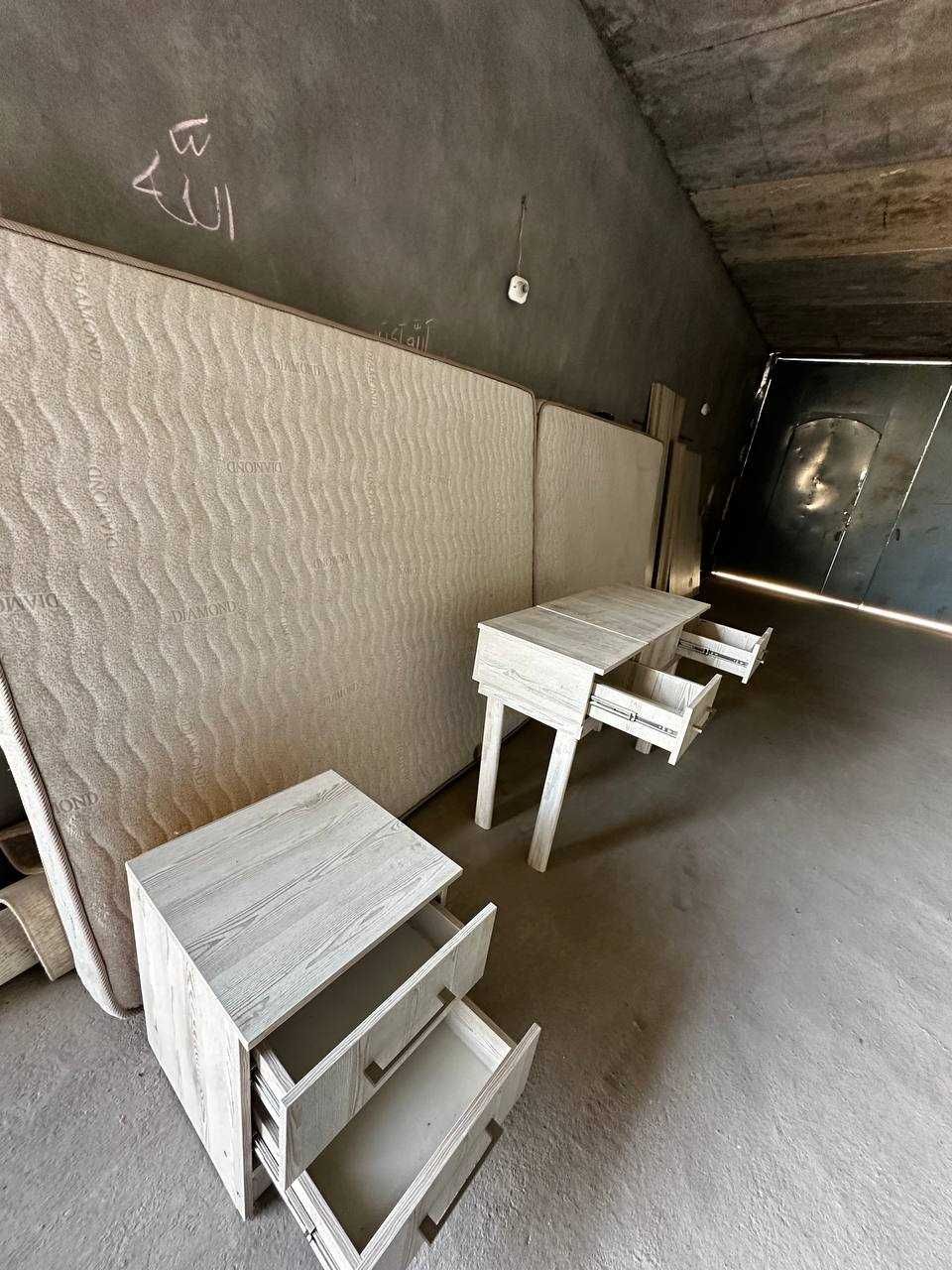 Mebel sotiladi, (Himchitka qilinsa boldi)