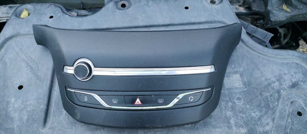 Панел управление на радио Peugeot 308 SW 2 - 96777660ZD