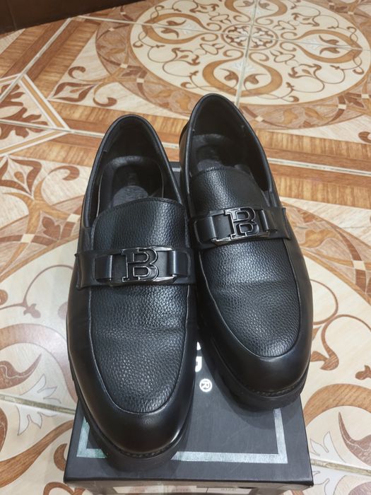 Продам туфли лоферы для  подростков,для молодых парней