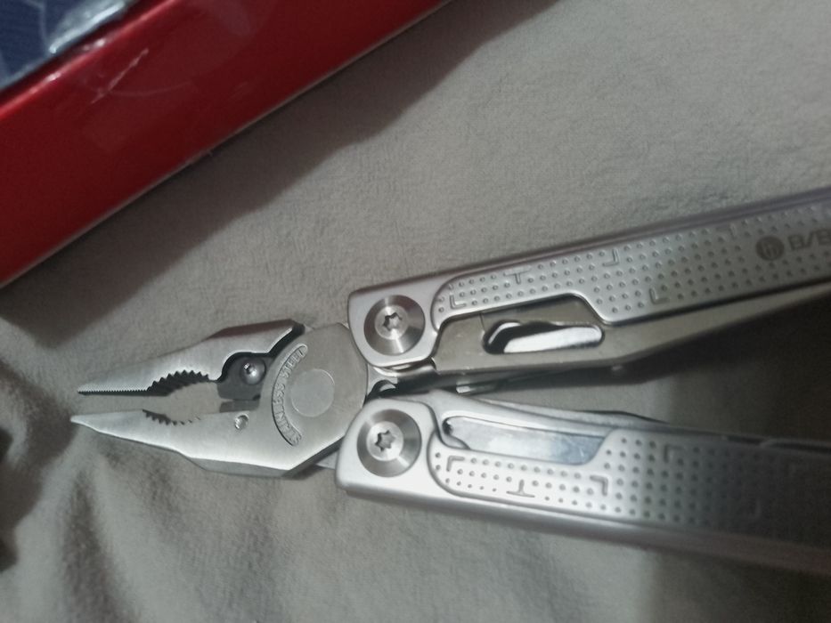 Multitools for Man, Multi Tool Foldable Pliers with Improved Scissors