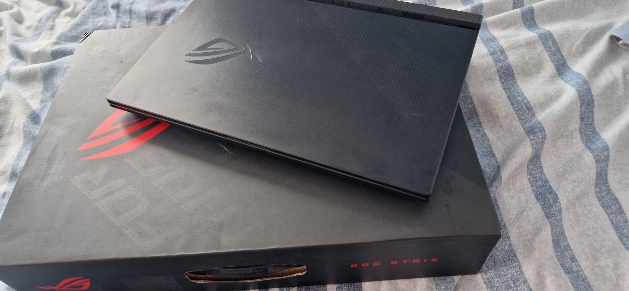 Laptop gaming asus rog strix