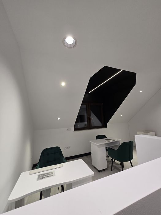 Inchiriez post de lucru pentru manichiura si pedichiura