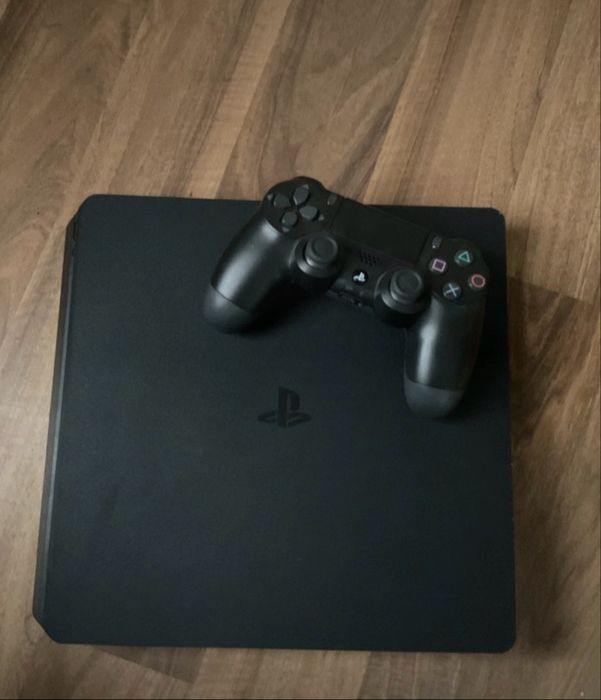 Playstation 4 slim