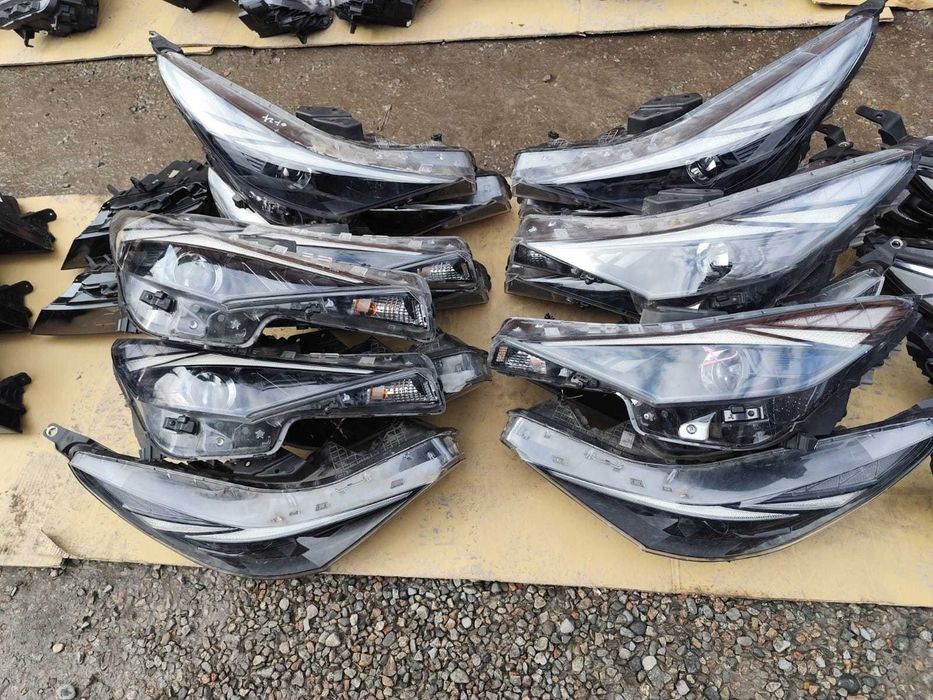 Фара левый правый Hyundai Elantra 2021- Хендай Елантра 2024