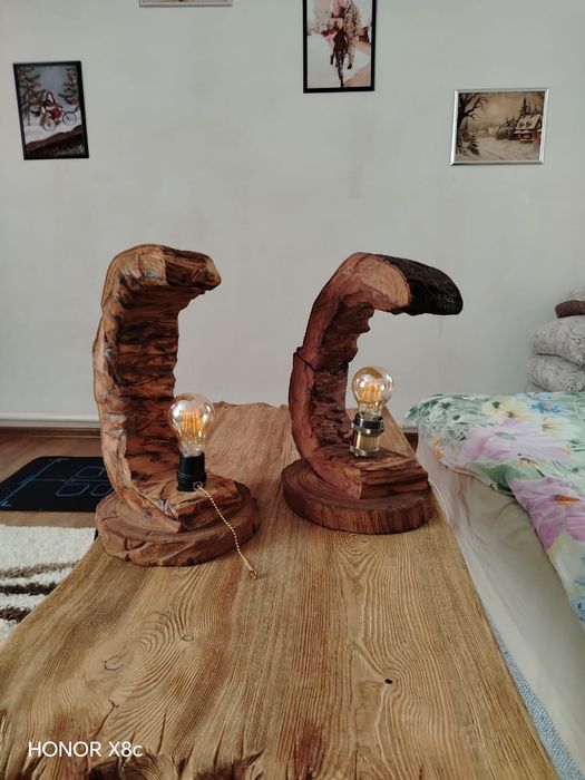 Люстры, светильники из дерева