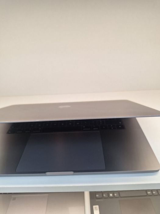 MacBook Pro 2019, 15-inch, Intel i9, 512/16Gb, 142 Cicluri