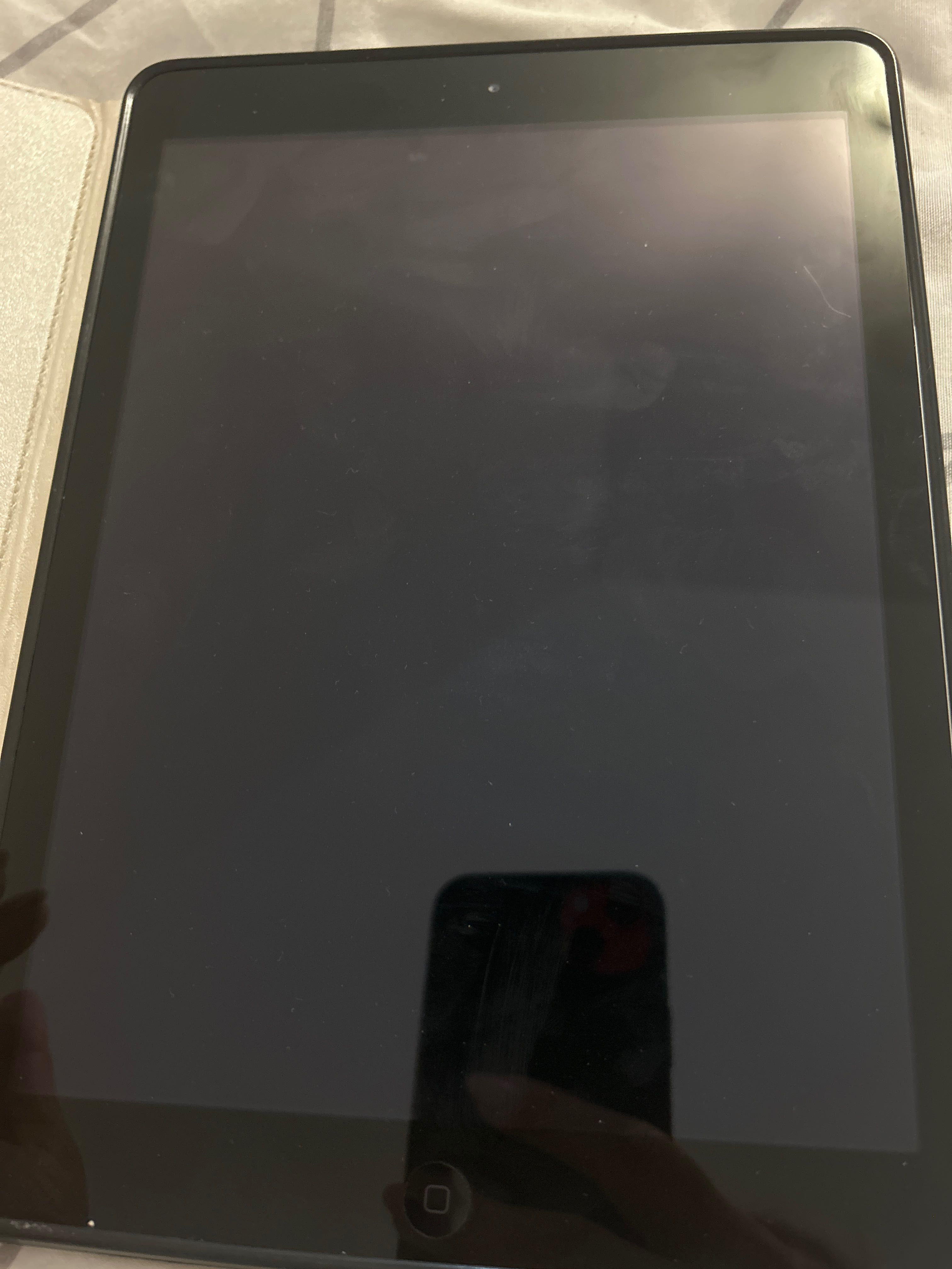 Vând iPad Air 32 GB