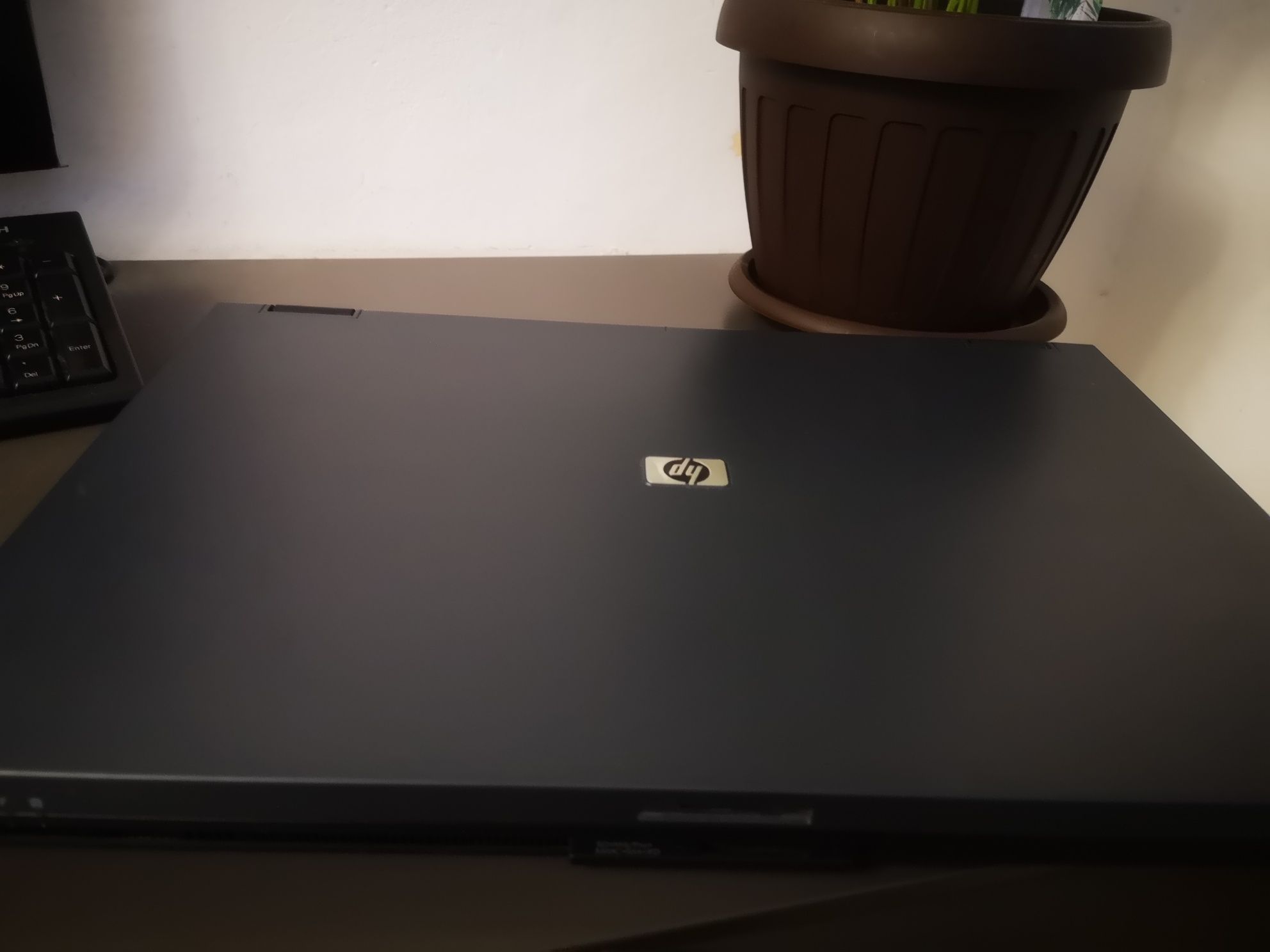 Laptop hp nx 9420, schimb cu monede vechi romanesti