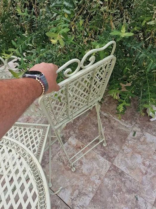 Masa și 4 scaune de gradina -