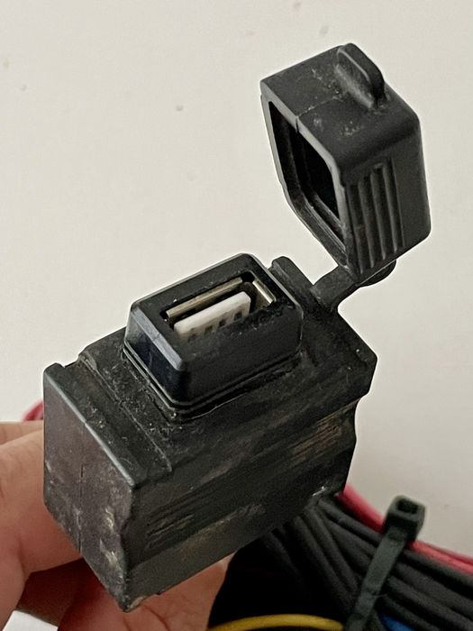 Buton ghidon, on-off,moto, bicicleta, trotineta, proiector, releu, usb