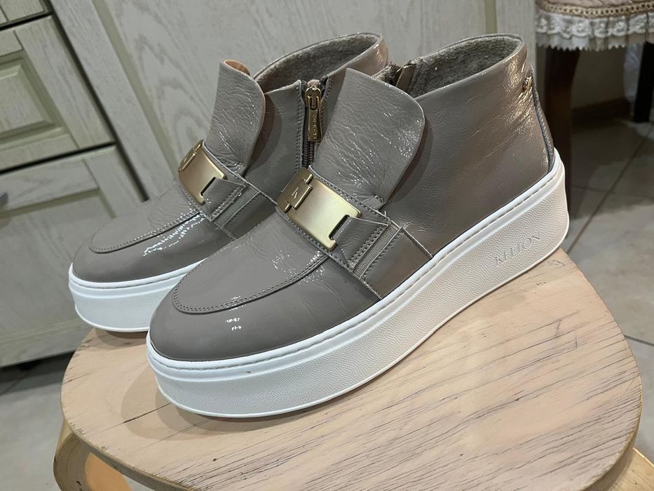 Продам ботинки женские 40 размер Италия