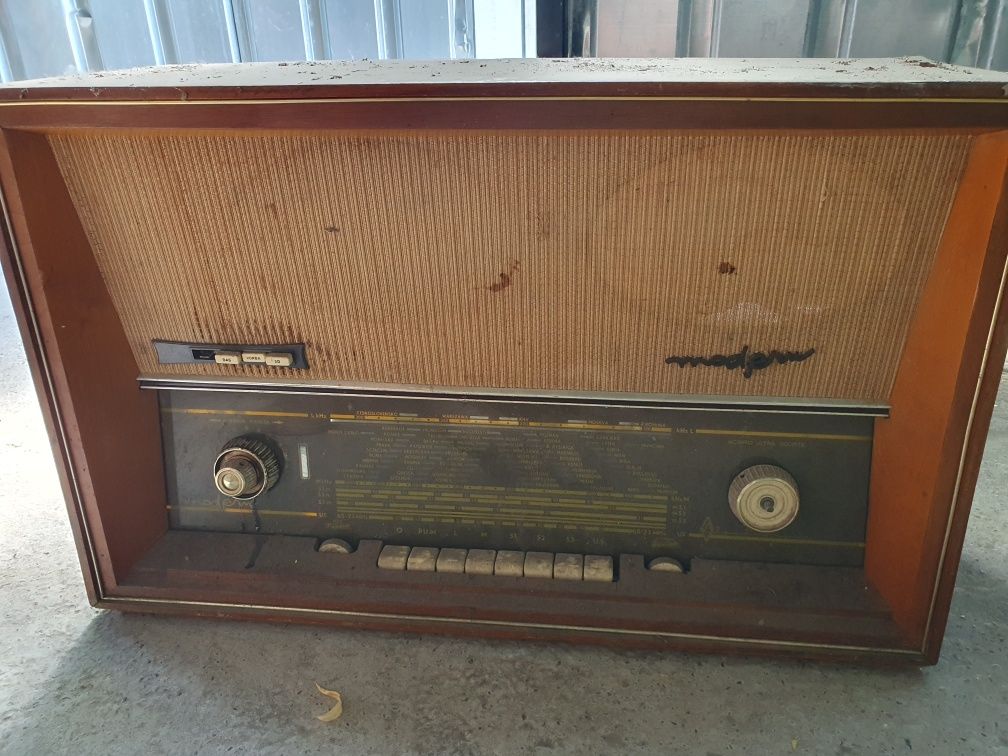 Magnetofon Tesla CM 130
