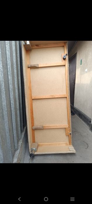 Продам диван и подставка для цветов