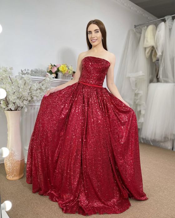 Шикарое платье двойка вверх