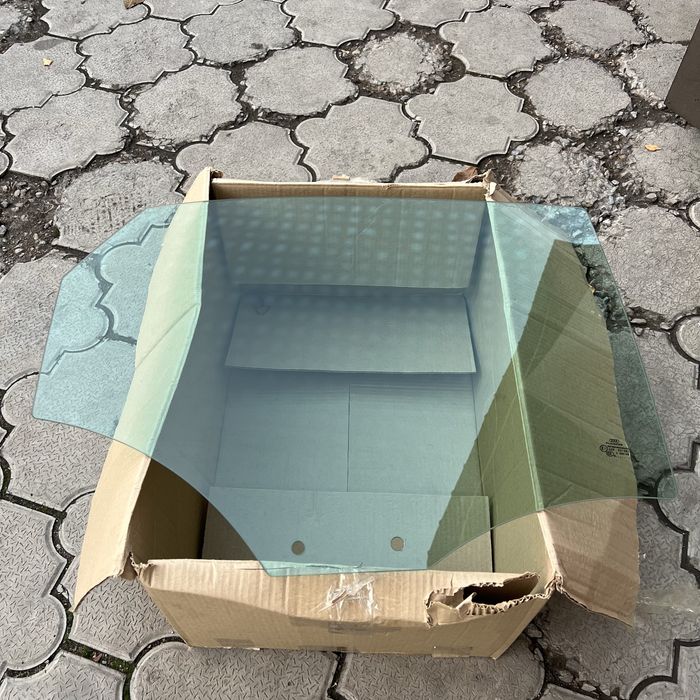 Ориг стекло задней двери ауди а4 б8