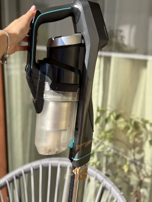 Aspirator vertical fără fir - Bissell