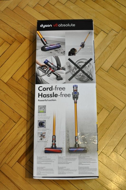Продается новый пылесос Dyson V8 Absolute (желтый) в заводской упаковк