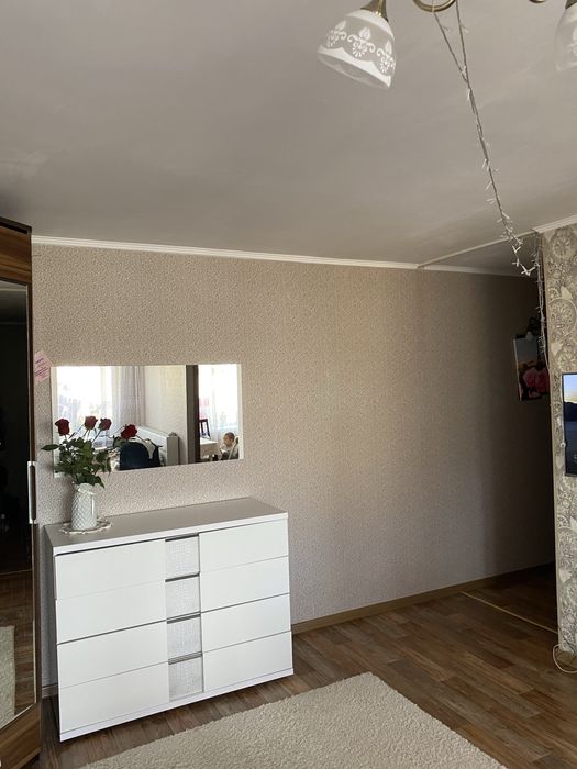 Продам комод с зеркалом