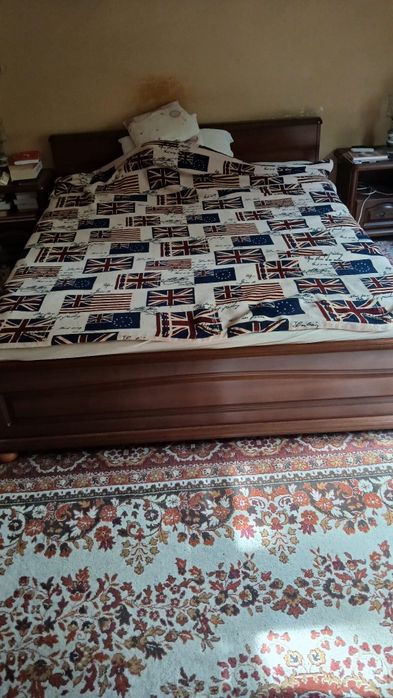 Pat dormitor lemn masiv, 160 x 200, cu saltea și două comode