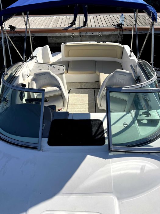 Моторна яхта Rinker 230