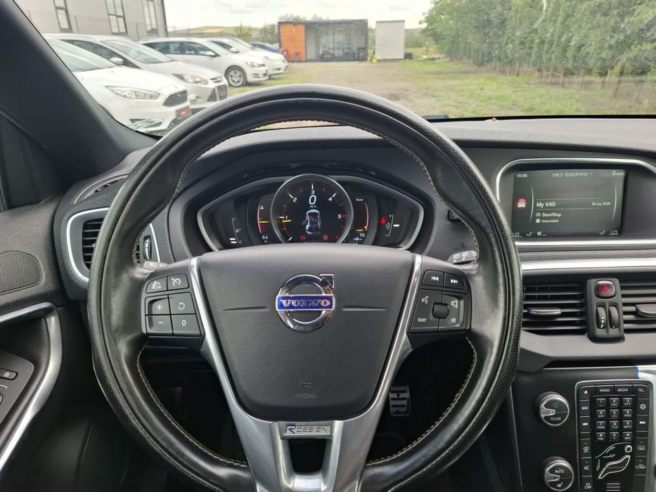 Volvo V40 R Design D3/Virtual Cockpit/Volan incalzit/Credit Auto