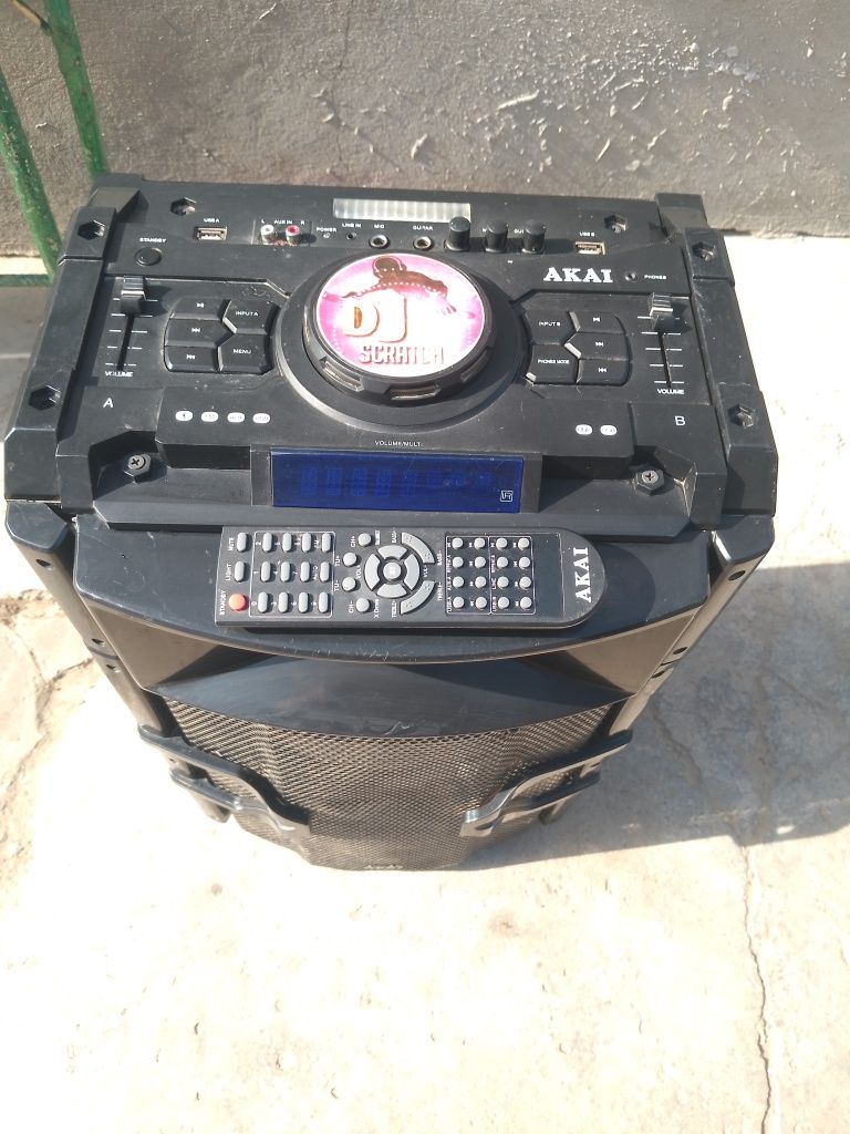 Vând boxa Akai Bluetooth