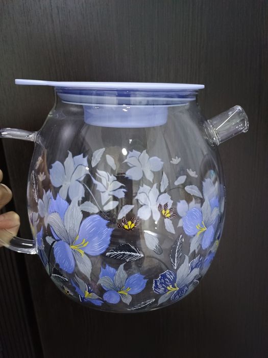 Очень красивый заварной чайник