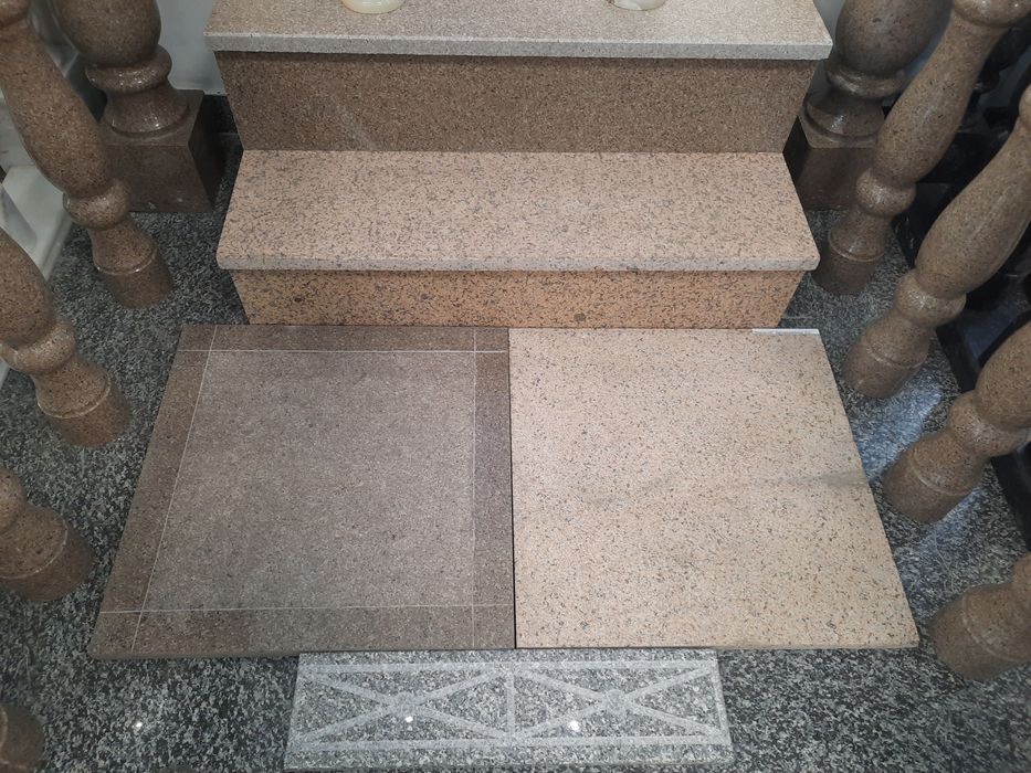 Гранит, травертин, мрамор ступени подступени  балясины тумба