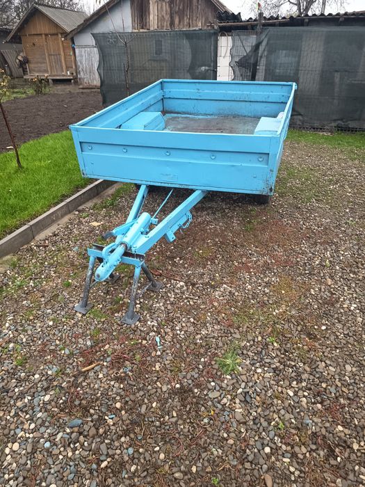 De vânzare remorcuta