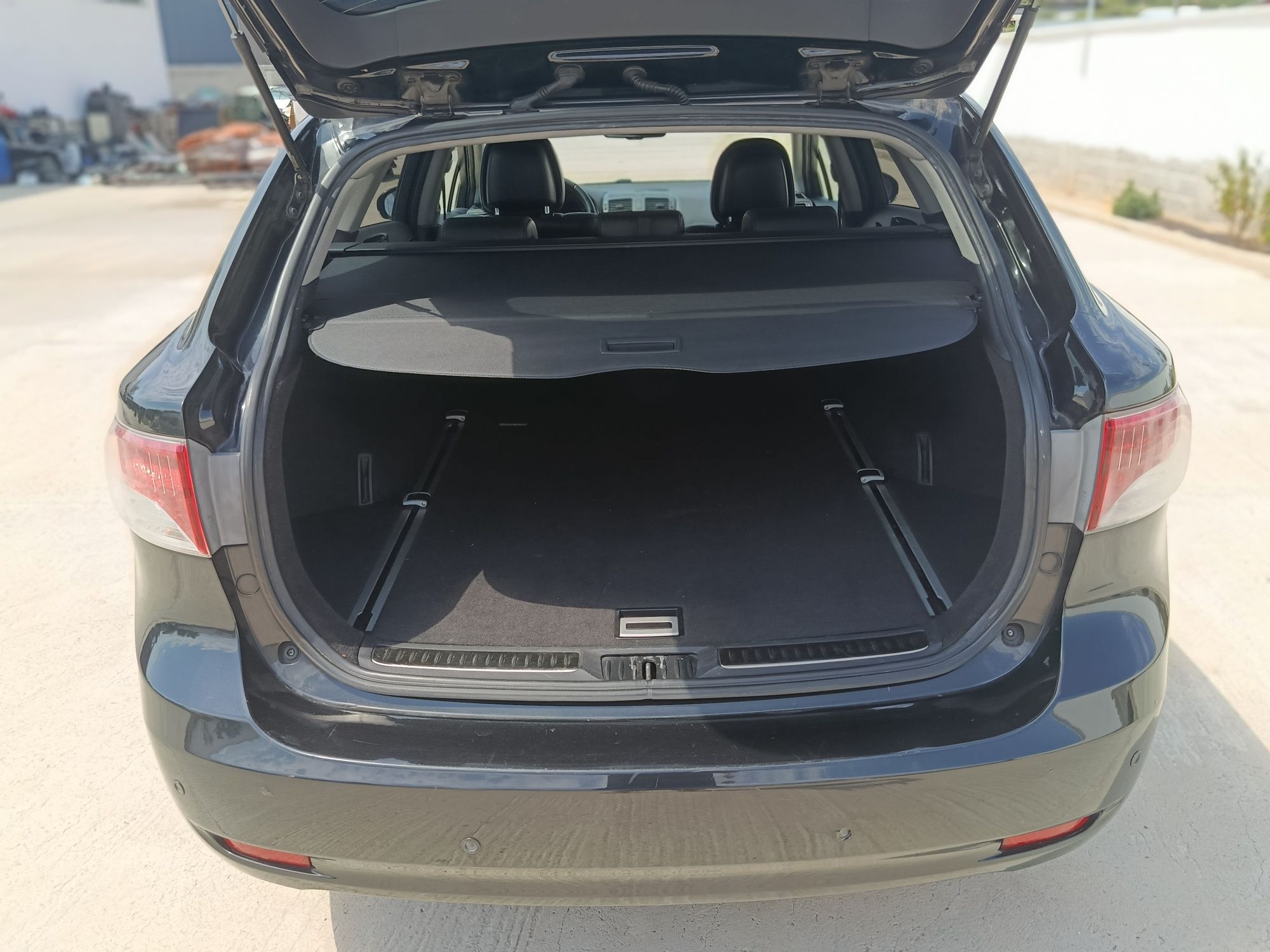 Авенсис Т27 2.2 150кс