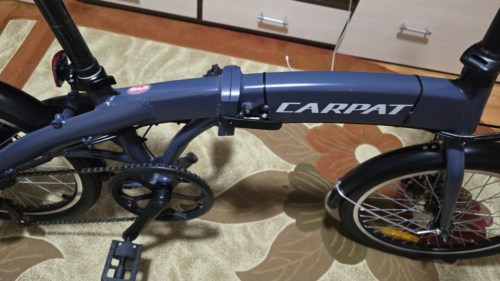 Bicicletă Carpat asistată electric.