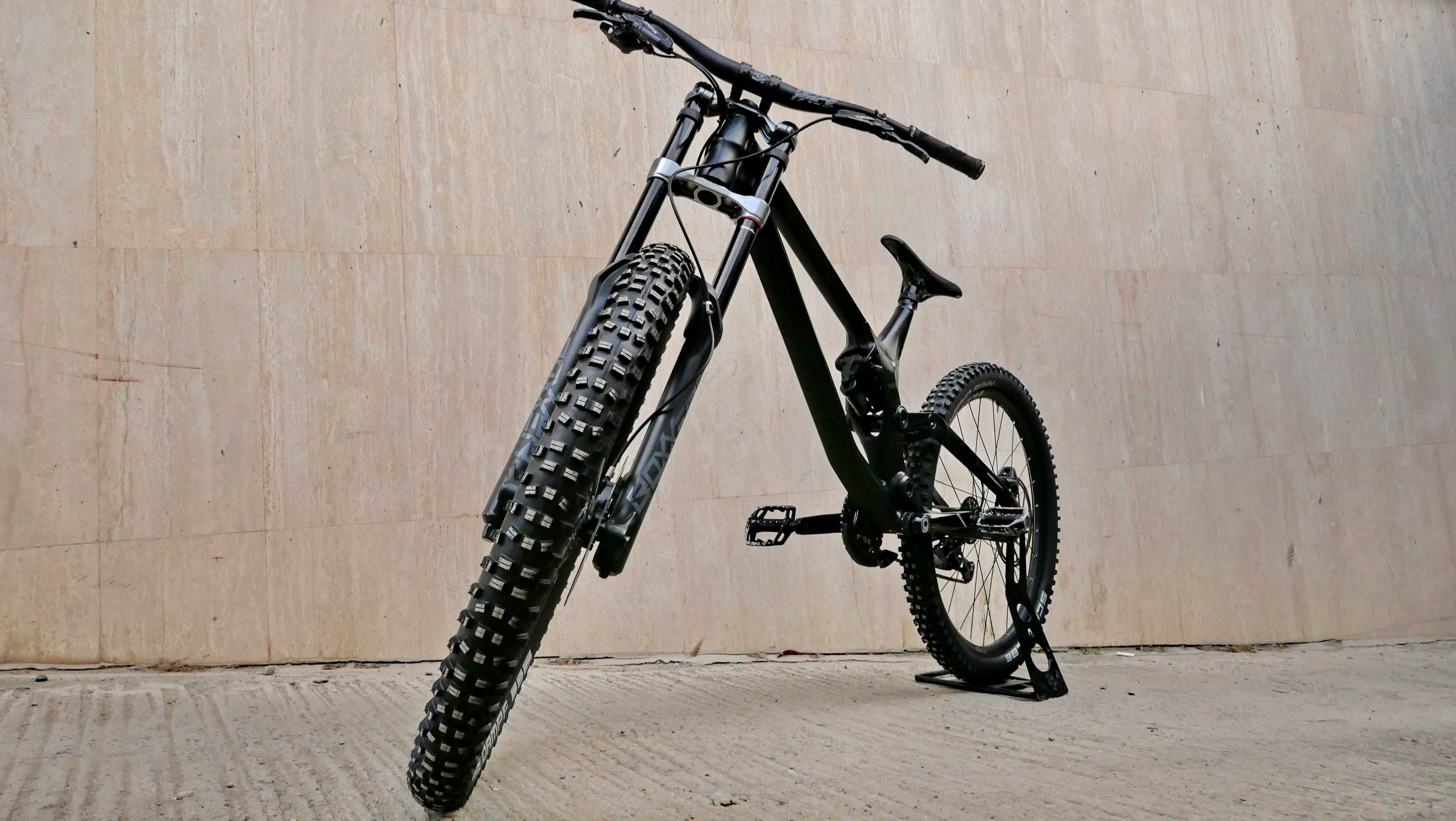 Canyon Sender, 27.5 L, RockShox Boxxer, 200 ход, 1х7 Sram GX