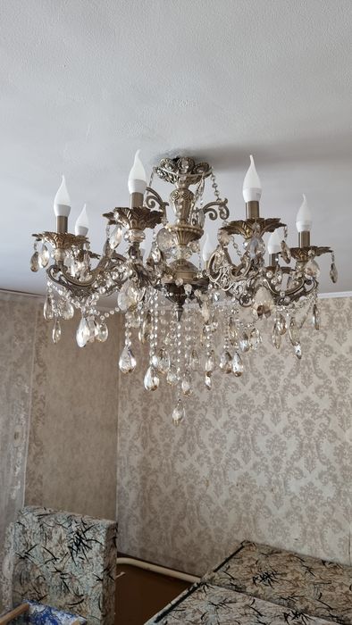 Продам люстру для гостиной