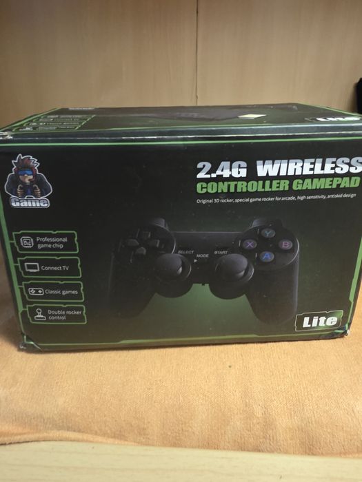 Електронна игра с вградени 20000 игри.