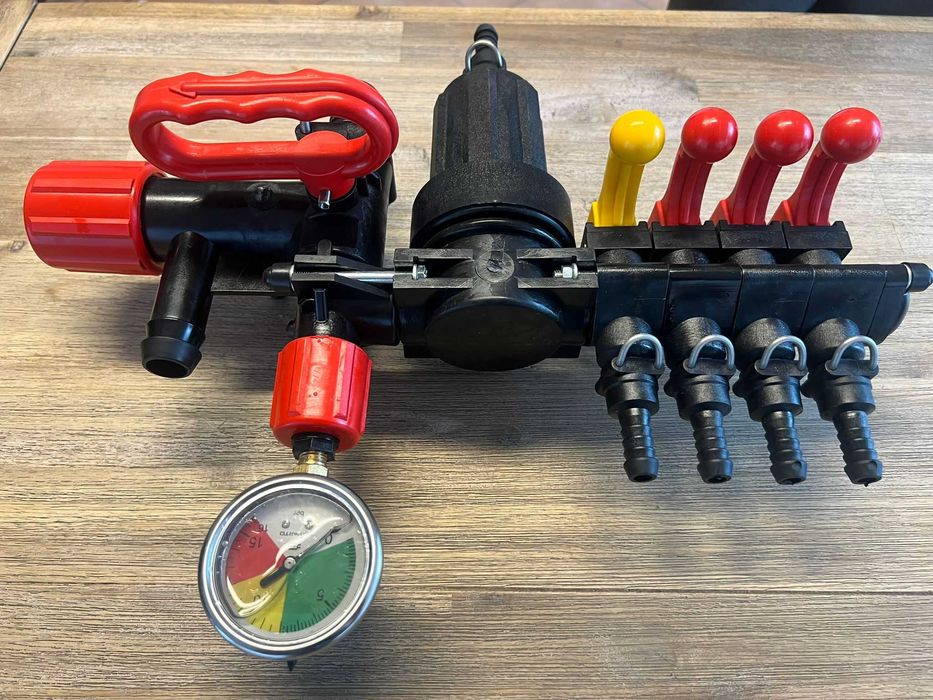 Distribuitor stropitoare cu 4 ieșiri + manometru (Nou)