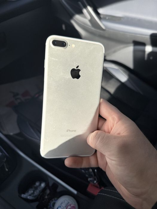 Продам Iphone 7+