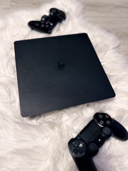 Play station 4 Slim 1T