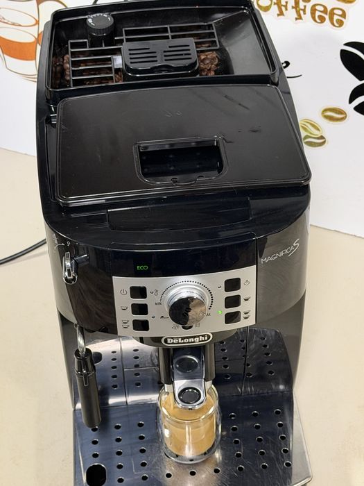 Кафемашина кафе автомат delonghı magnifica S с гаранция