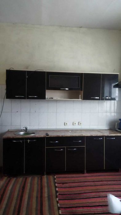 ТЕЗДА КОТТЕДЖ СОТИЛАДИ. Нархи келишилади. Манзил Гузор Мустакиллик.