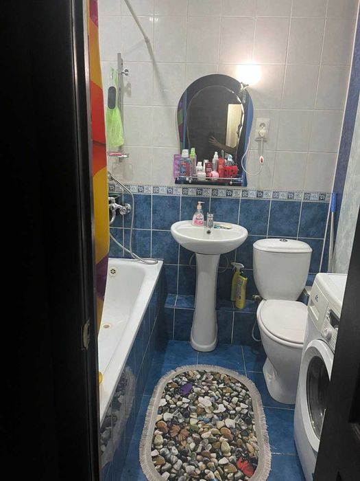 Продаётся своя квартира 2/5/5 13 кв Фархадский перекрёсток