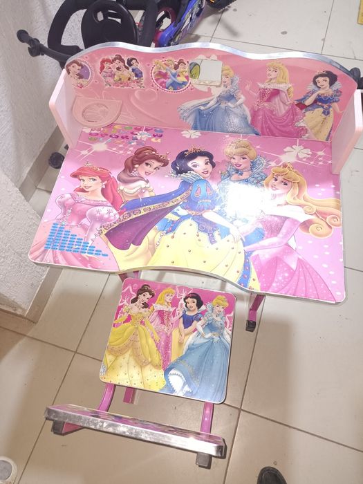 Детский стол и стул