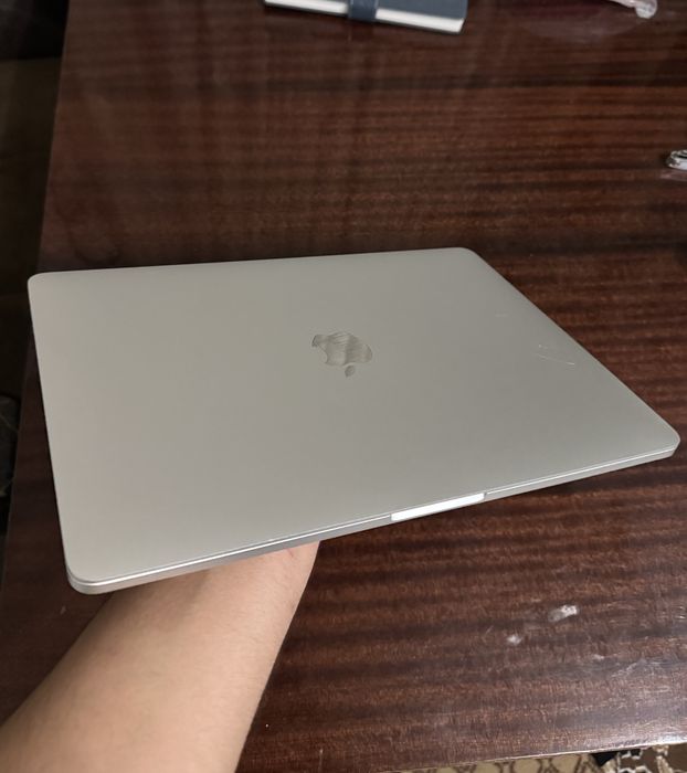 Продается MacBook Pro 13" (2020) с процессором Apple M1
