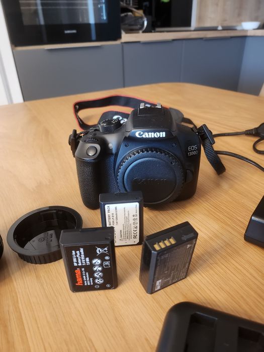 Aparat foto DSLR Canon EOS 1300D BK,18.0 MP