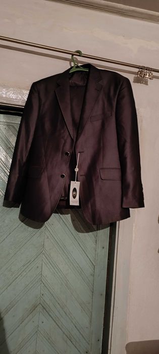 Новый Мужской Костюм двойка производство Италия. на рост 175-180. Р 44