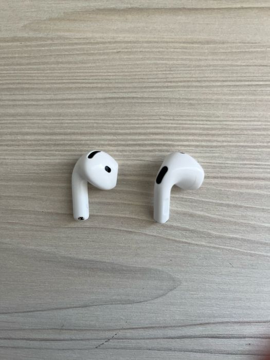 Casti apple airpods 4 noise cancelation