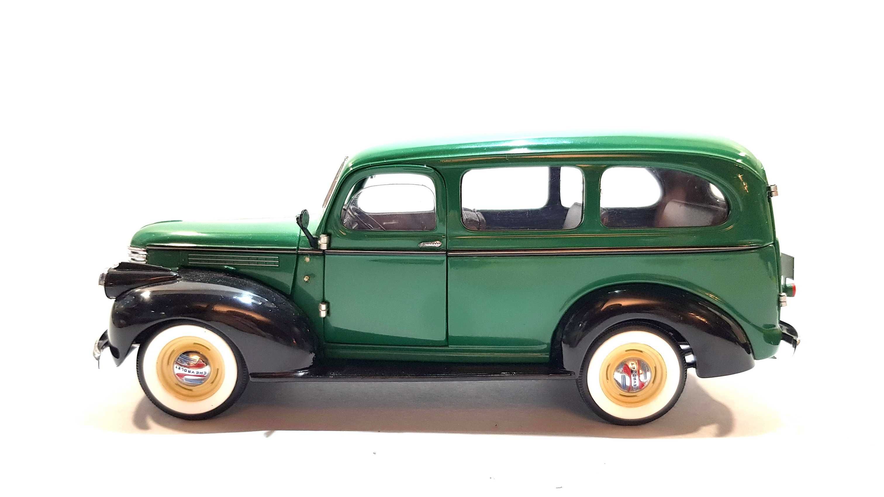 Chevrolet SUBURBAN Carryall   1946 - FRANKLIN MINT