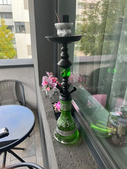 Narghilea elegantă cu accesorii