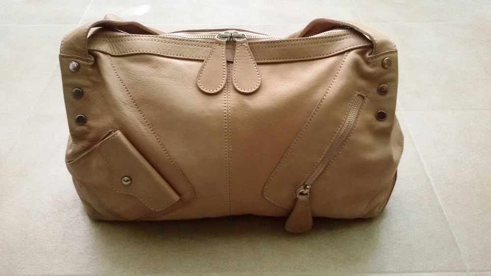 Маркова чанта от кожа Minelli с подарък втора чанта на ТОП цена