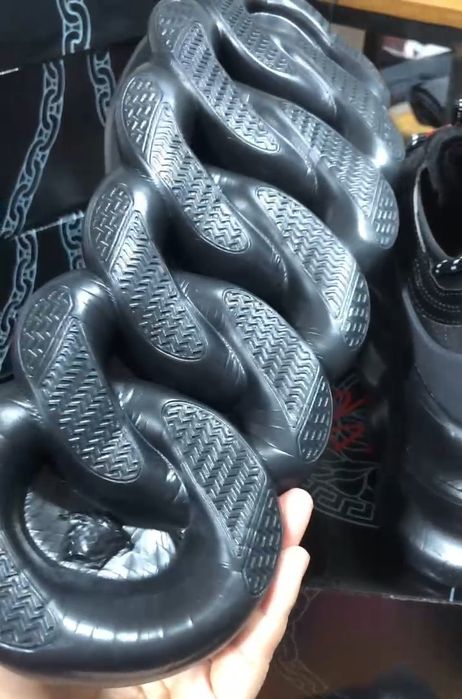 Versace chain reaction medusa