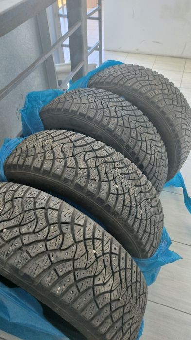 Продам зимнюю резину Dunlop R17